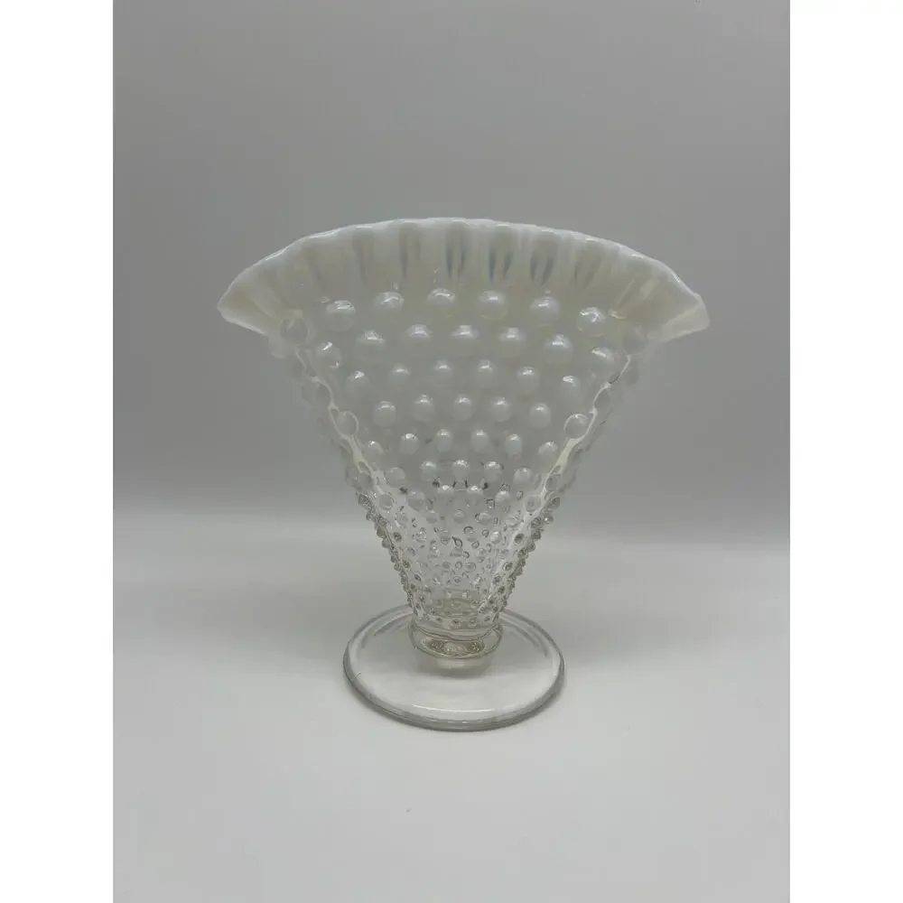 Vintage‎ Fenton White Clear Opalescent Rim Hobnail 1950s Fan Glass Vase 6x6